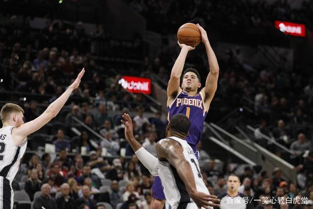 广西梧州半程马拉松火热开赛 万名跑者竞速“岭南古郡”